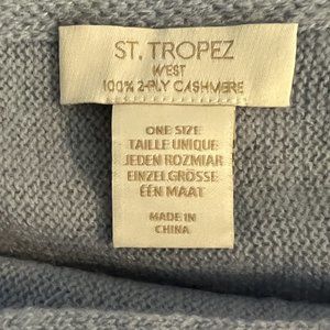 100% 2 Ply Cashmere shawl, beautiful blue color, NEVER WORN, sleeveless,
